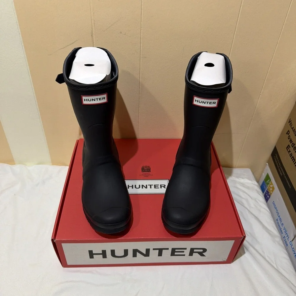 Hunter Original women's Back Adjustable Short Boots Black Outdoor Buckle. size 6